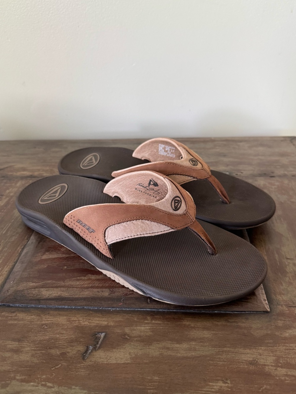 Reef Leather Fanning Sandals in brown built in bottle opener in sole men’s 13